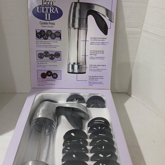 Wilton Cookie Pro Ultra II cookie press set 19 discs. - Picture 7 of 7